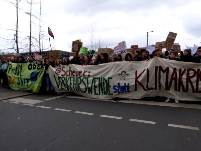 Front banner of the FridaysForFuture demonstration Berlin 15-03-2019 77
