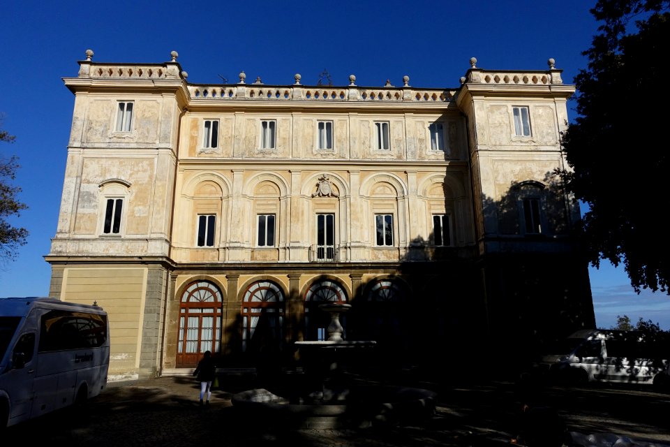Front facade - Villa Grazioli - Grottaferrata, Italy - DSC02842