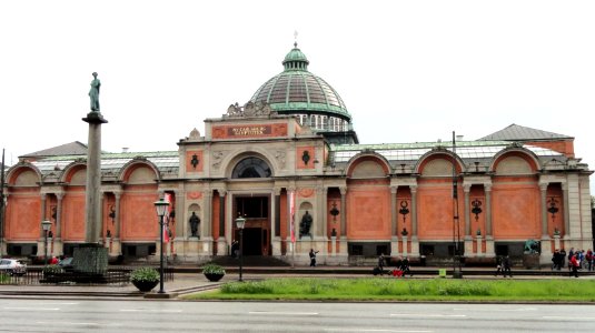 Front facade - Ny Carlsberg Glyptotek - Copenhagen - DSC09556