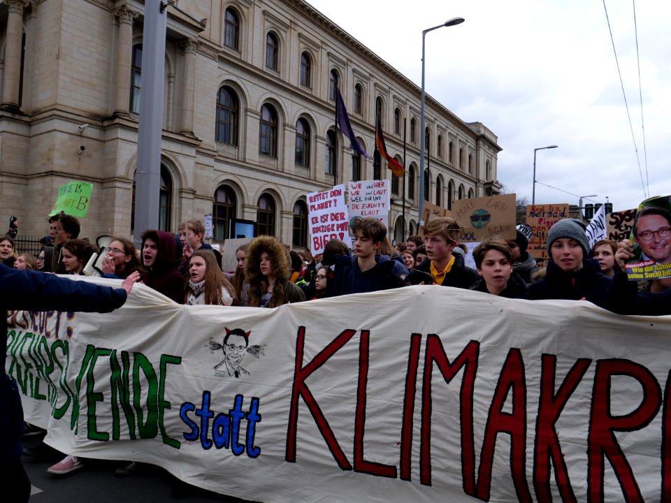 Front banner of the FridaysForFuture demonstration Berlin 15-03-2019 75
