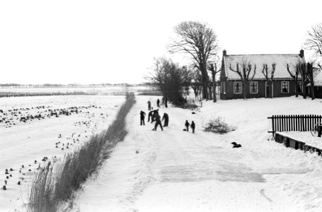 Friesland maakt voorbereidingen voor de Elfstedentocht, bij het dorpje Wier maak, Bestanddeelnr 914-7098