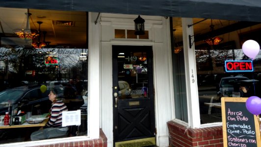 Front entrance and facade at the Maplewood Deli & Grille in New Jersey