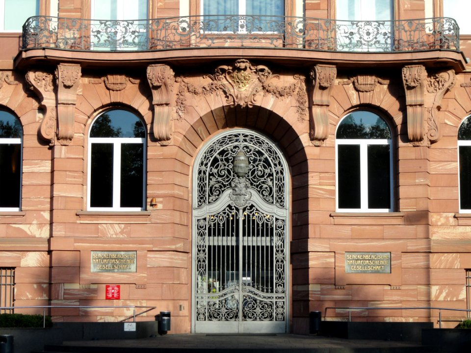 Front door - Naturmuseum Senckenberg - DSC02289