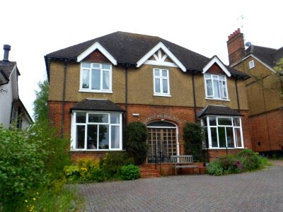 Friends Meeting House, East Hill Road, Oxted (June 2013) (2)