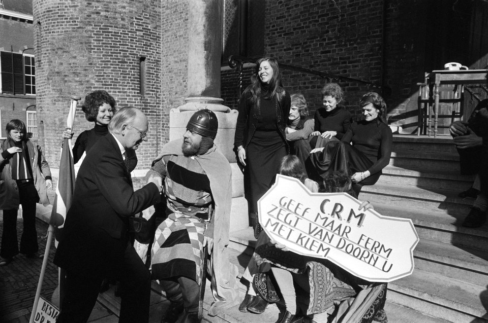 Fries toneelgezelschap Tryater op Binnenhof, petitie voor subsidie wordt aange, Bestanddeelnr 927-7797