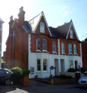 Friends Meeting House, Tilford Road, Farnham (May 2015) (2)