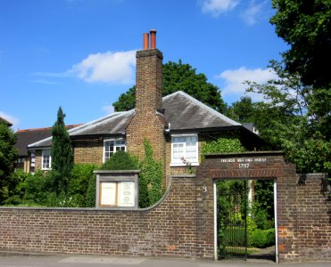 Friends Meeting House, Claremont Road, Esher (NHLE Code 1030244) (June 2015) (2)
