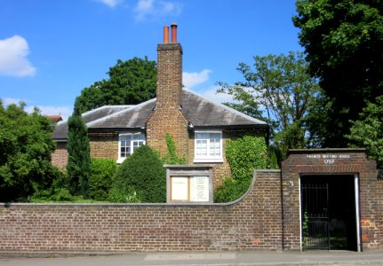 Friends Meeting House, Claremont Road, Esher (NHLE Code 1030244) (June 2015) (1)
