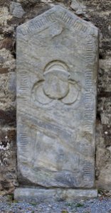 Friesach - Heiligblutkirche - Wappengrabstein der Äbtissin Sophia Reifnitz