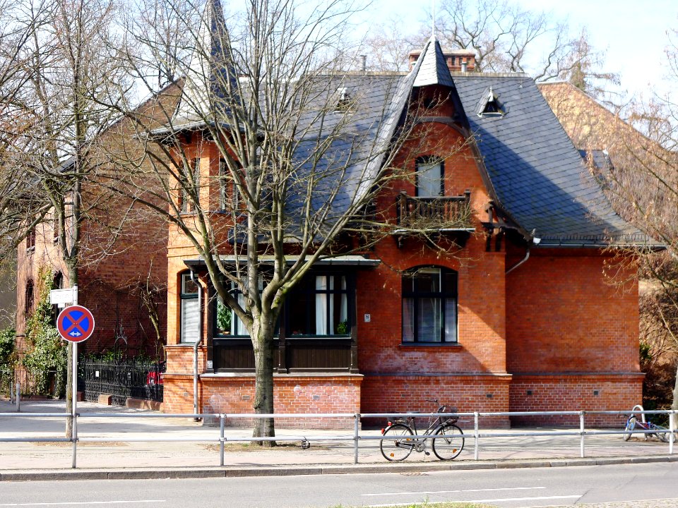 Friedrich-Wilhelm-Platz 8 (Friedenau)