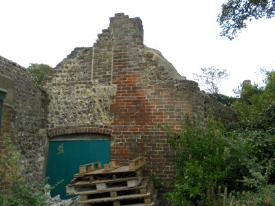 Garden Walls at Preston Manor, Preston Drove, Preston Village, Brighton (NHLE Code 1380751) (September 2011) (1)