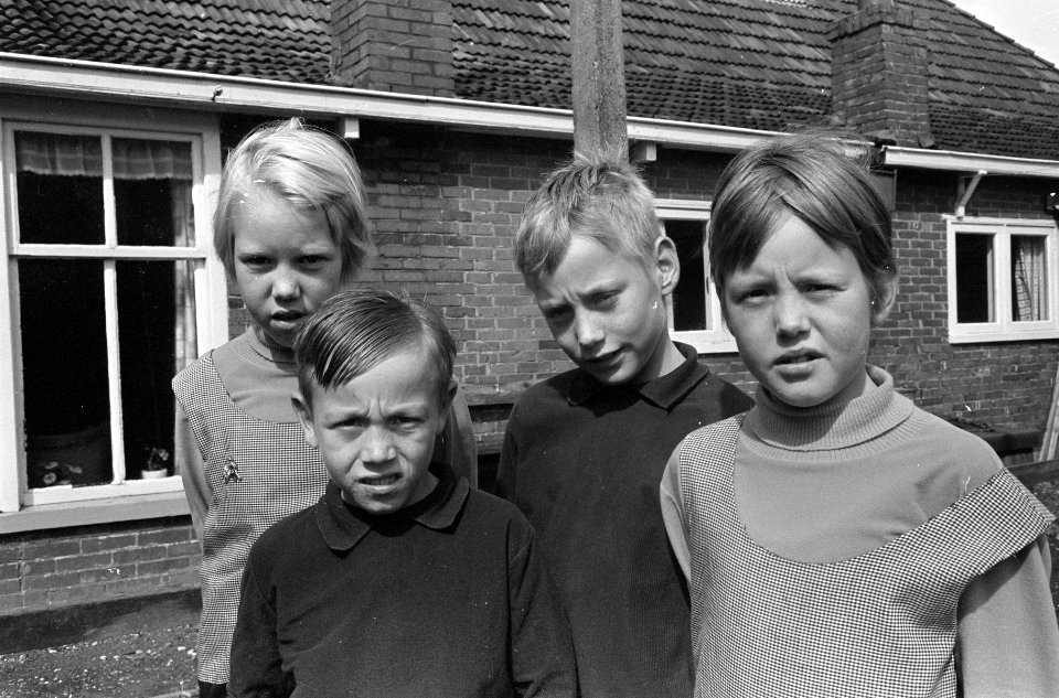 Friese vierling 5 september 9 jaar. Dirkje, Meint, Willem en Ytje, Bestanddeelnr 920-6758
