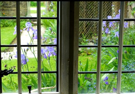 Garden view from within the house - Kelmscott Manor - Oxfordshire, England - DSC00005