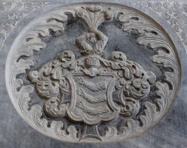 Friesach - Deutschordenskirche - Wappen auf Grabstein3