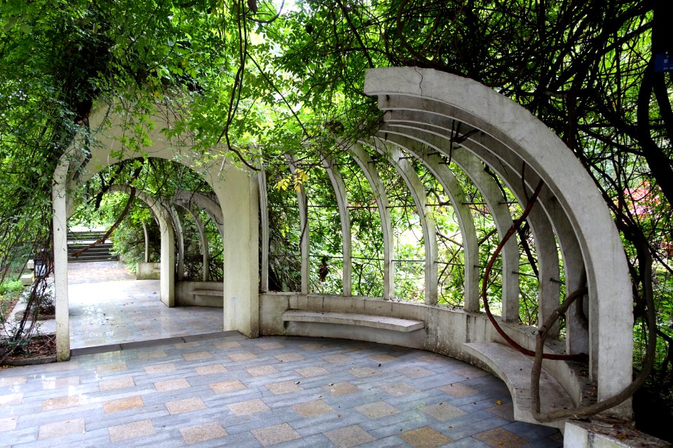 Garden structure - Chengdu Botanical Garden - Chengdu, China - DSC03421