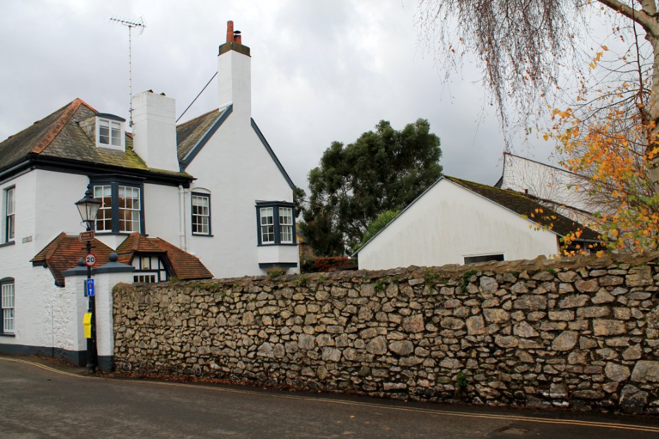 Garden Wall Of No 20