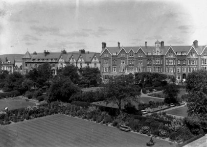 Gardens and Brynawel Hotel, Llandrindod (1294531)