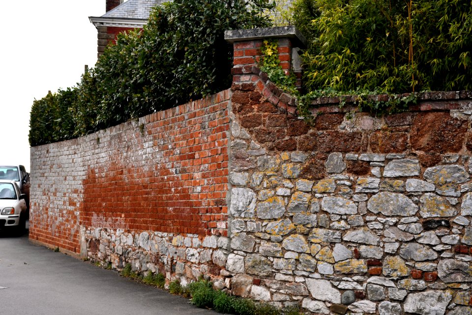 Garden Wall Of No 59