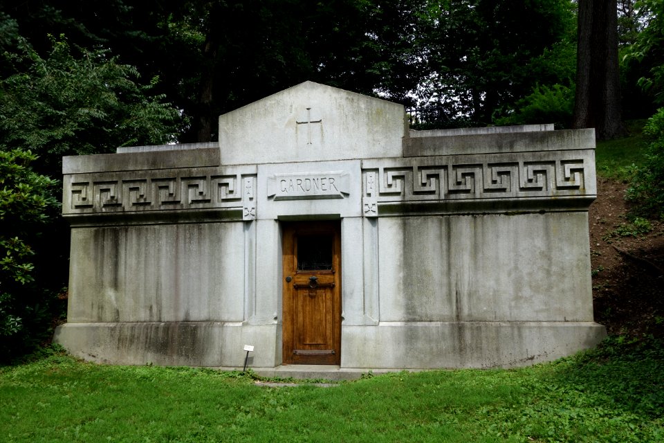 Gardner Mausoleum - Mount Auburn Cemetery - DSC03537