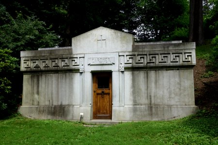 Gardner Mausoleum - Mount Auburn Cemetery - DSC03537
