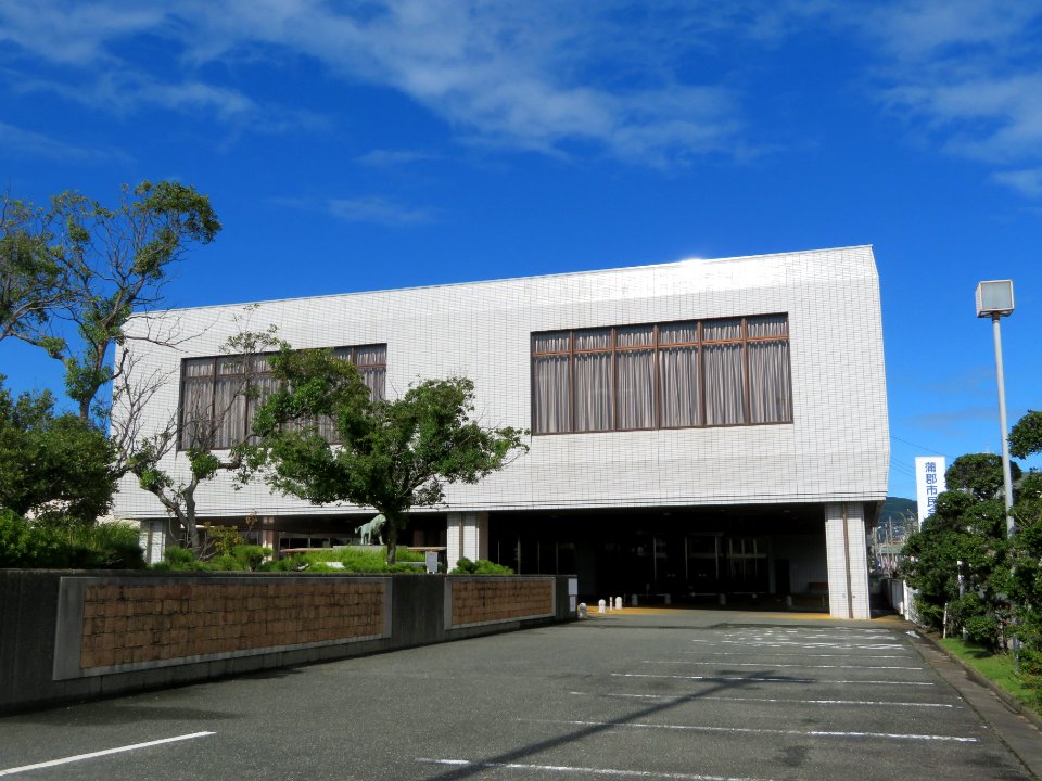 Gamagori-Shiminkaikan-2