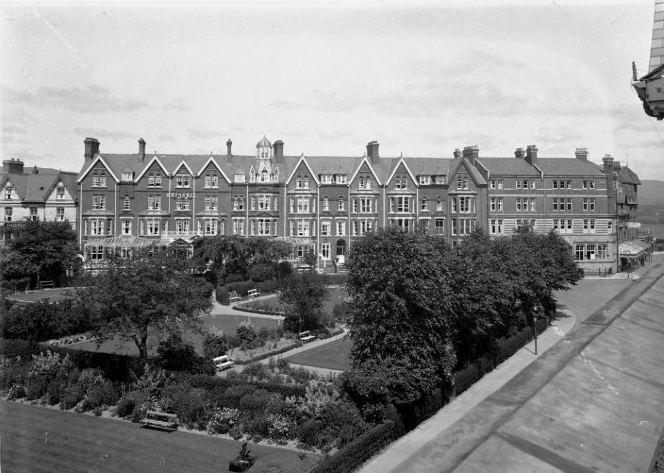 Gardens and Brynawel Hotel, Llandrindod (1293381)