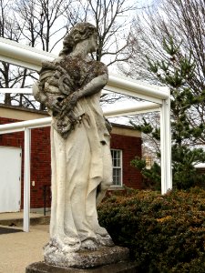 Garden statue in Mellon Park - Pittsburgh, PA - DSC05014-001