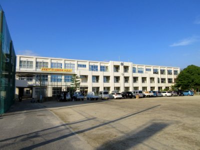 Gamagori-City-Katahara-Elementary-School-1