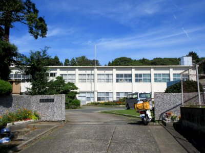 Gamagori-City-Nishiura-Elementary-School-1