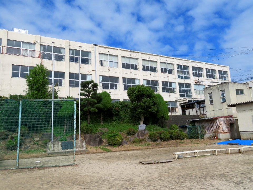 Gamagori-City-Shiotsu-Junior-High-School-1