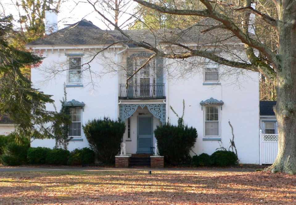 Gardiner Wright mansion from NE 2