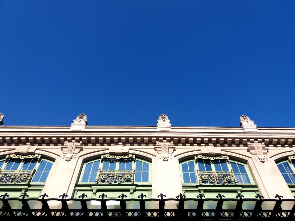 Gare de Lyon-Brotteaux - Détail sur le haut de la façade