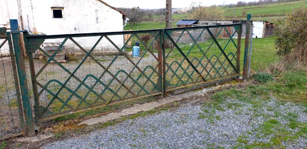 Gare de Gacon-Les-Vaux - ancien portail