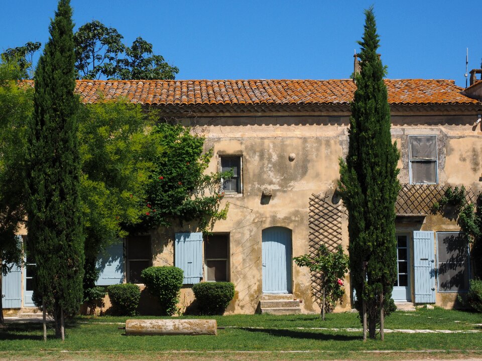 Manor building mas du pont de rousty
