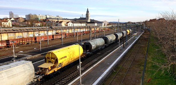 Gare de Vichy - train de wagon citernes 2