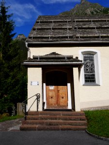 Gargellen-kirche-eingang1