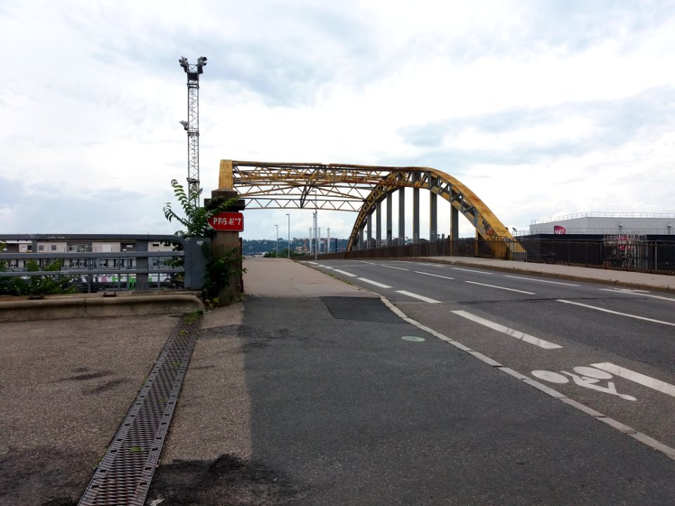 Gare de La Mouche - Pont routier côté est
