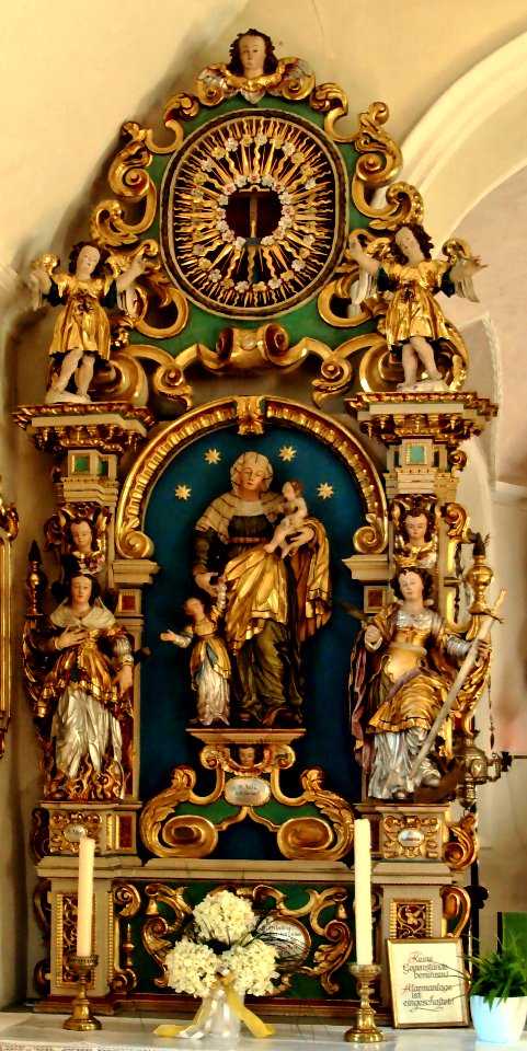 Gargellen-kirche-linkerSeitenaltar1b