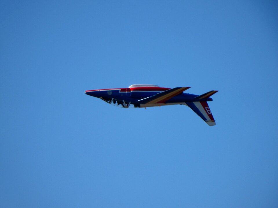 Aerobatic jet aircraft