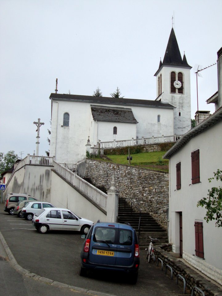 Garindein (Pyr-Atl, Fr) L'escalier vers l'église