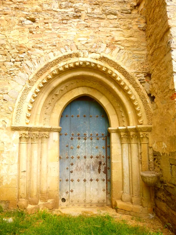 Gamarra Menor - Iglesia de la Natividad, portada románica 1