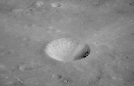 Gambart A crater AS12-52-7737
