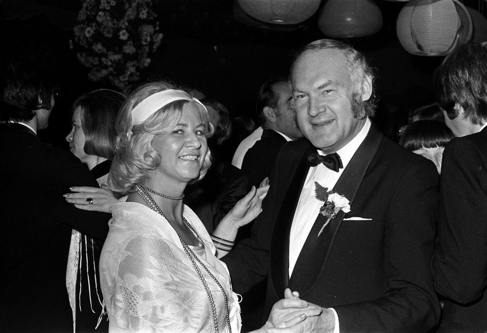 Galapersbal in Ohma hotel i.a.v. Prinses Margriet en Pieter Van Vollenhoven Ma, Bestanddeelnr 928-2712