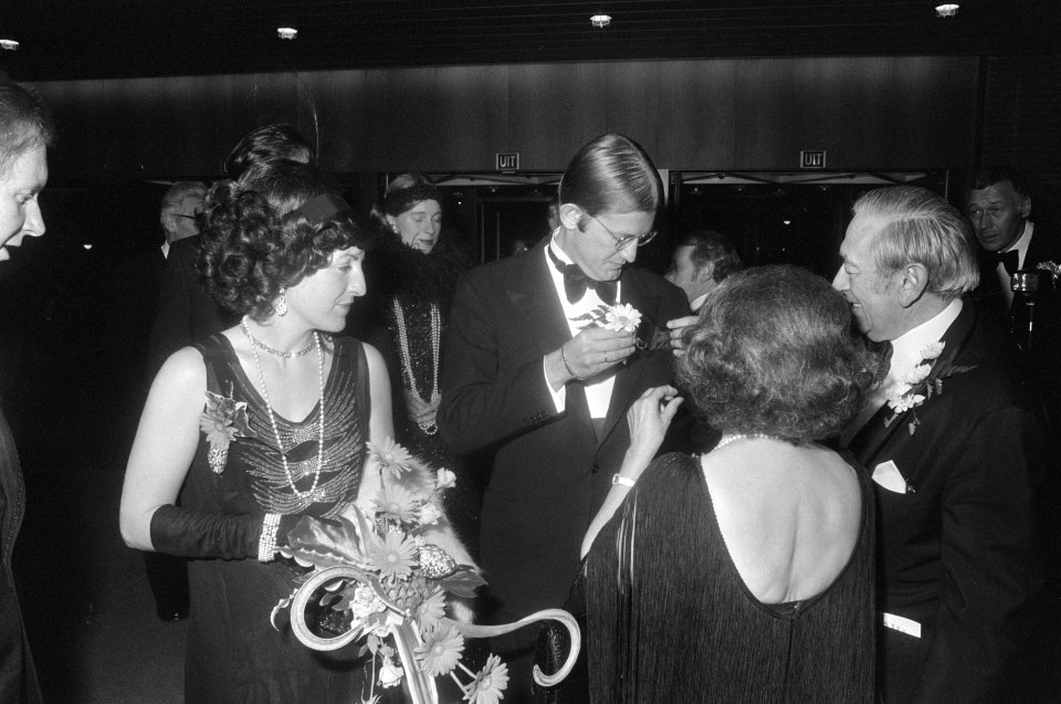 Galapersbal in Ohma hotel iav Prinses Margriet en Pieter Van Vollenhoven 13, Bestanddeelnr 928-2710