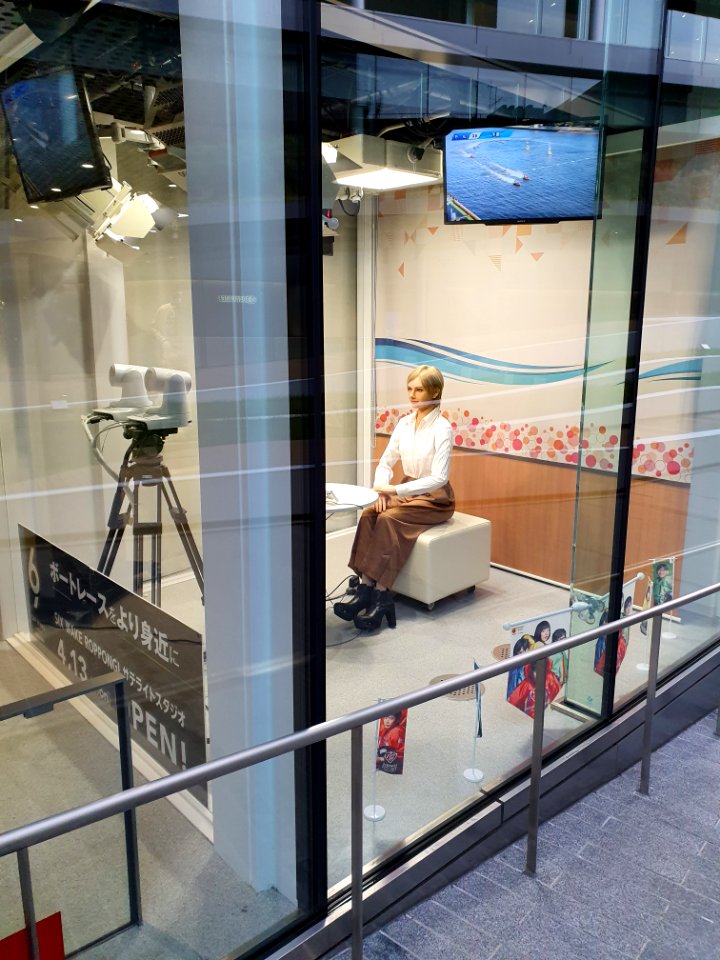 Gambling organization BOAT RACE's fake studio, with recording and broadcasting of analog actuated commentator doll 3
