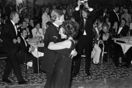 Galapersbal in Ohma hotel iav Prinses Margriet en Pieter Van Vollenhoven Ma, Bestanddeelnr 928-2707