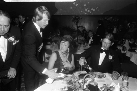 Galapersbal in Ohma hotel iav Prinses Margriet en Pieter Van Vollenhoven Ma, Bestanddeelnr 928-2708