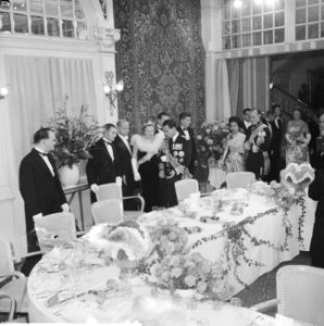 Galadiner tgv bezoek Thais vorstenpaar, Koningin Juliana en Prins Bernhard ge, Bestanddeelnr 911-7183