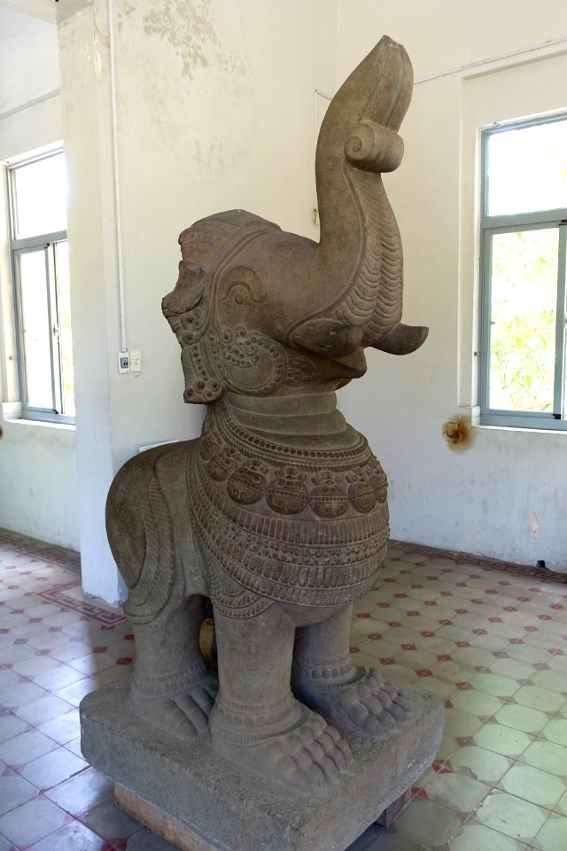 Gajasimha, view 2, Thap Mam, 13th century, Binh Dinh - Museum of Cham Sculpture - Danang, Vietnam - DSC01446