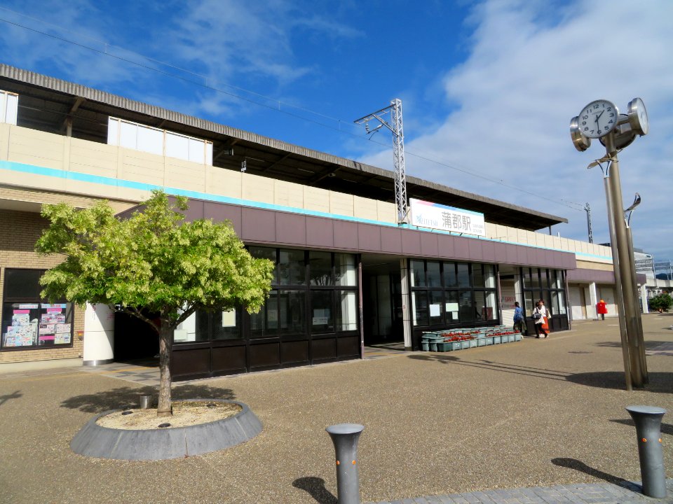 Gamagori-Station-1